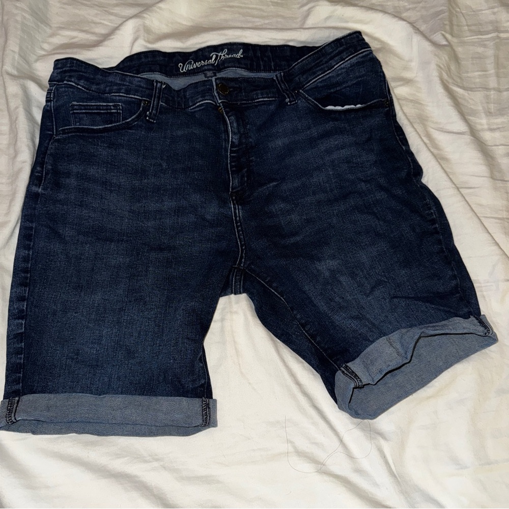 Universal Thread Bermuda shorts size 16W